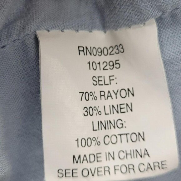 Liz Claiborne Blouse & LA Hearts Vest Bundle - Picture 6 of 6